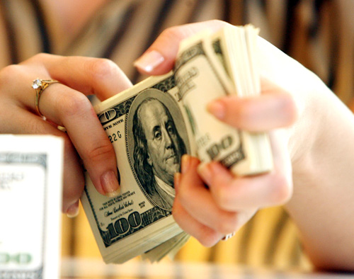 Cấm người dân cho, tặng ngoại tệ?