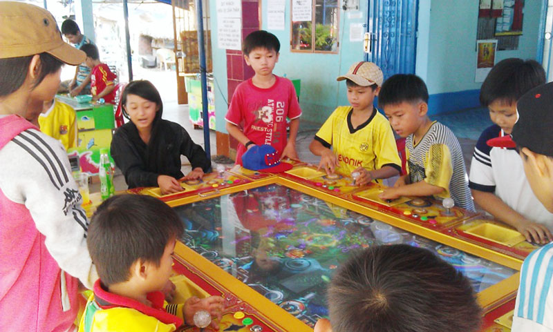 Game bắn cá “ngốn” tiền các em nhỏ ngay cổng trường