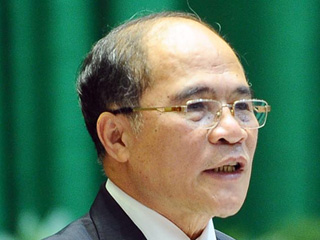 Hiến ph&aacute;p sửa đổi l&agrave; đảm bảo ch&iacute;nh trị - ph&aacute;p l&yacute; vững chắc để vững bước tiến l&ecirc;n trong thời kỳ mới (*)