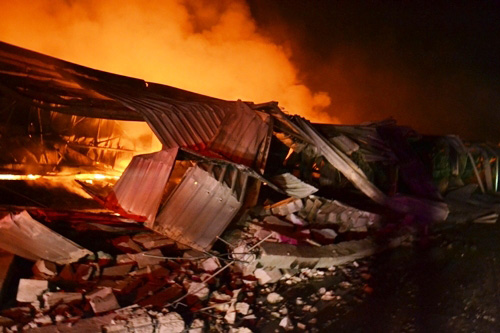 Cháy lớn tại nhà máy Diana, thiệt hại hàng trăm tỉ đồng