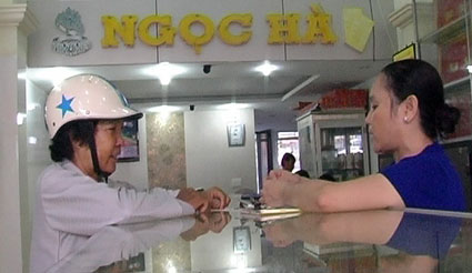 Nh&acirc;n d&acirc;n B&igrave;nh Long cảnh gi&aacute;c tấn c&ocirc;ng tội phạm