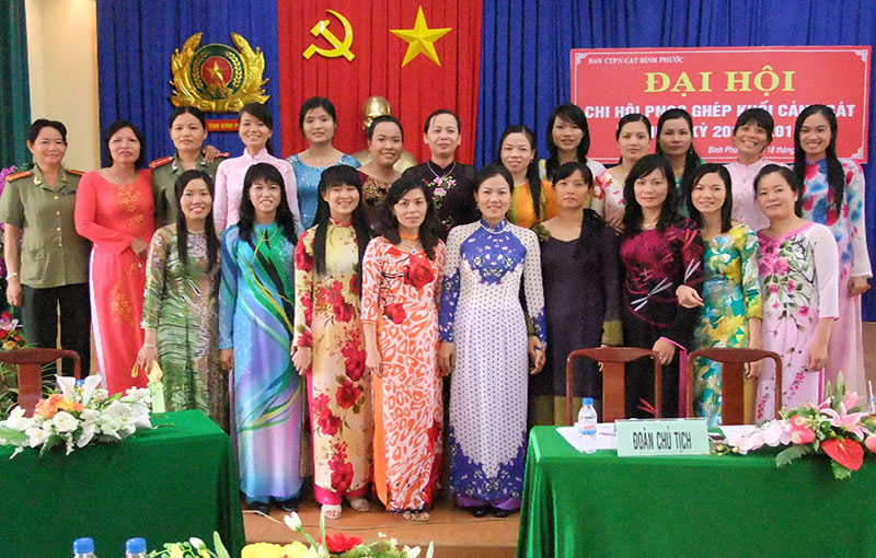 Những phụ nữ điển h&igrave;nh trong lực lượng vũ trang tỉnh