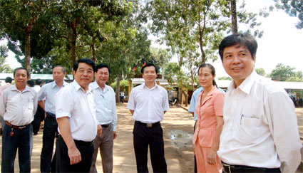 Chủ tịch tỉnh Trương Tấn Thiệu kiểm tra tiến độ chương trình dự án nông thôn mới Tân Lập