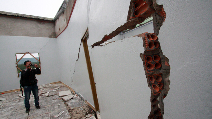 Đất tiếp tục nứt cạnh thủy điện Đồng Nai 2