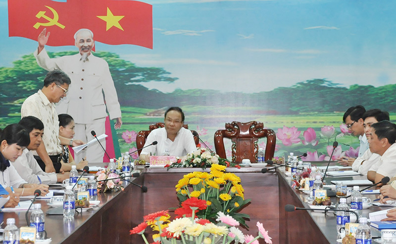 Ph&oacute; b&iacute; thư Tỉnh ủy gặp mặt c&aacute;c hội, đo&agrave;n thể