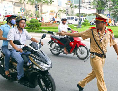Kh&ocirc;ng xử phạt xe kh&ocirc;ng ch&iacute;nh chủ trong năm 2014