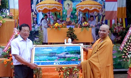 Phật gi&aacute;o thị x&atilde; B&igrave;nh Long: Tr&ecirc;n 2 tỷ đồng thực hiện từ thiện x&atilde; hội