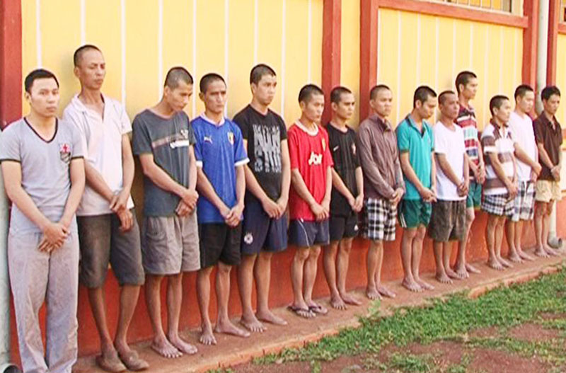 Ph&iacute;a sau những canh bạc