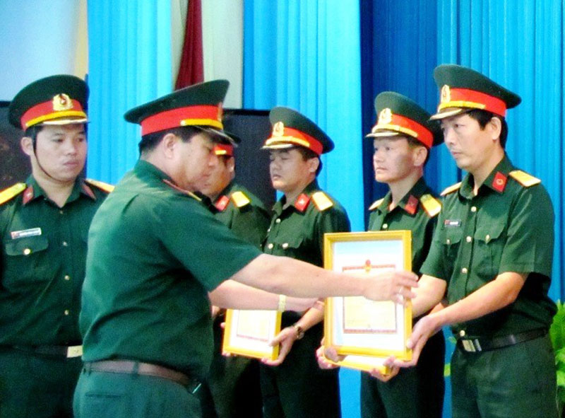 Tổng kết c&ocirc;ng t&aacute;c qu&acirc;n sự, quốc ph&ograve;ng năm 2013
