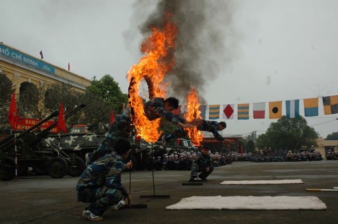 Lữ đo&agrave;n Hải qu&acirc;n đ&aacute;nh bộ 147 ra qu&acirc;n huấn luyện năm 2014 