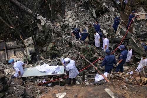 Vụ rơi máy bay quân sự Lào: Phó thủ tướng kiêm Bộ trưởng Quốc phòng, Bộ trưởng Công an thiệt mạng