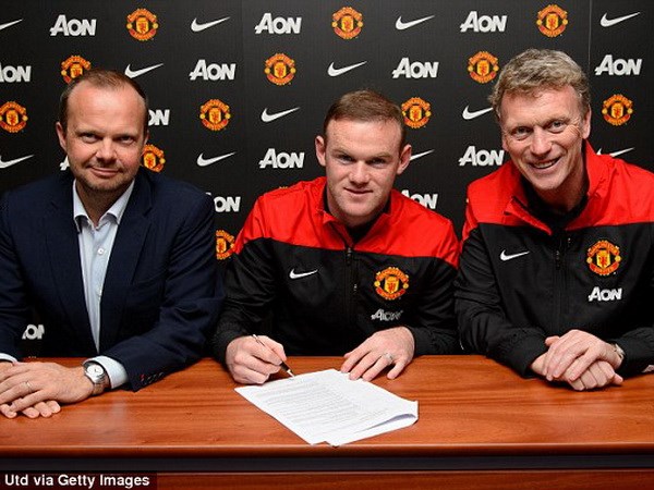 Rooney chính thức gia hạn hợp đồng với mức lương kỷ lục