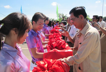 Th&ocirc;ng xe cầu S&ocirc;ng Măng gi&aacute;p bi&ecirc;n B&igrave;nh Phước - Mondulkiri 