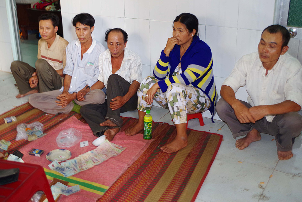 Triệt ph&aacute; s&ograve;ng bạc đầu năm