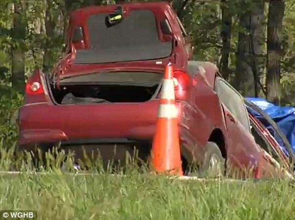 Một phụ nữ tử vong trên đường vì mải cập nhật Facebook