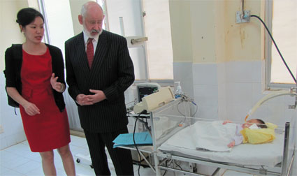 Prudential Việt Nam tài trợ thiết bị y tế trị giá trên 500 triệu đồng