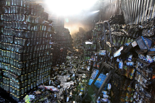 Lửa thiêu rụi kho tạp hóa