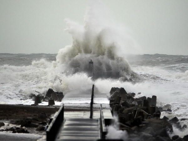 Bão Xaver hoành hành tại châu Âu, làm 9 người chết