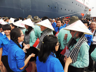 Đón tàu Thanh niên Đông Nam Á - năm 2013
