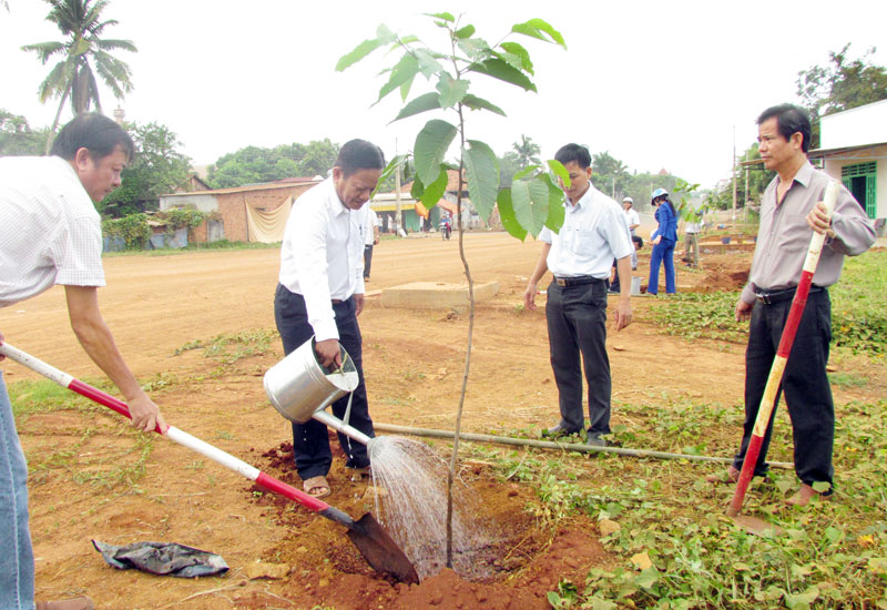 Ph&aacute;t động phong tr&agrave;o trồng c&acirc;y nh&acirc;n d&acirc;n
