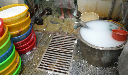 Dùng hóa chất tái chế bún - Kỳ 2: Bất chấp sức khỏe người dùng