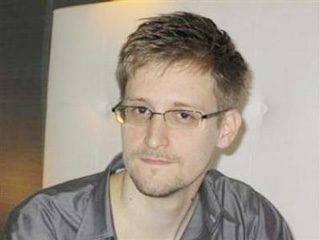 Edward Snowden xin tị nạn ở Nga, dọa tiết lộ thêm thông tin mật về Mỹ