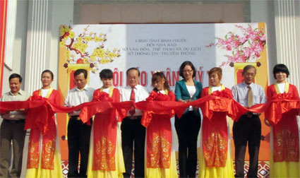 Khai mạc hội b&aacute;o Xu&acirc;n Qu&yacute; Tỵ 2013