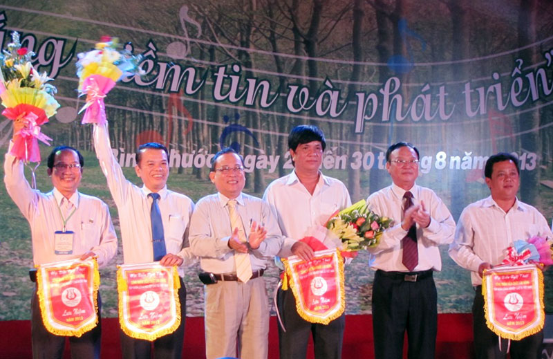 65 tiết mục tham gia hội diễn nghệ thuật CNVC-LĐ ngành cao su, khu vực III