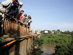 Đắk Lắk: Tai nạn kinh hoàng, nhiều học sinh chết đuối