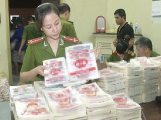 Huế ph&aacute; đường d&acirc;y &ldquo;ph&ugrave; ph&eacute;p&rdquo; bột ngọt Trung Quốc