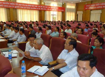 C&ocirc;ng ty TNHH MTV cao su Ph&uacute; Riềng triển khai Nghị quyết TW6