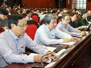 Th&ocirc;ng qua Nghị quyết hướng dẫn lấy phiếu t&iacute;n nhiệm