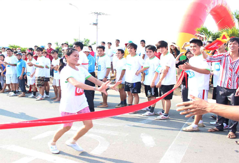 250 công nhân thi việt dã và phát động tháng công nhân