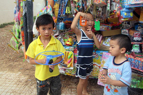 Bát nháo thị trường đồ chơi trẻ em
