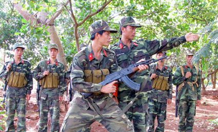 Thực hiện tốt &ldquo;ba b&igrave;nh cử, bốn c&ocirc;ng khai&rdquo; trong tuyển qu&acirc;n