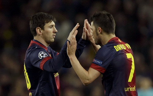 Messi khập khiễng vào sân cứu nguy cho Barca