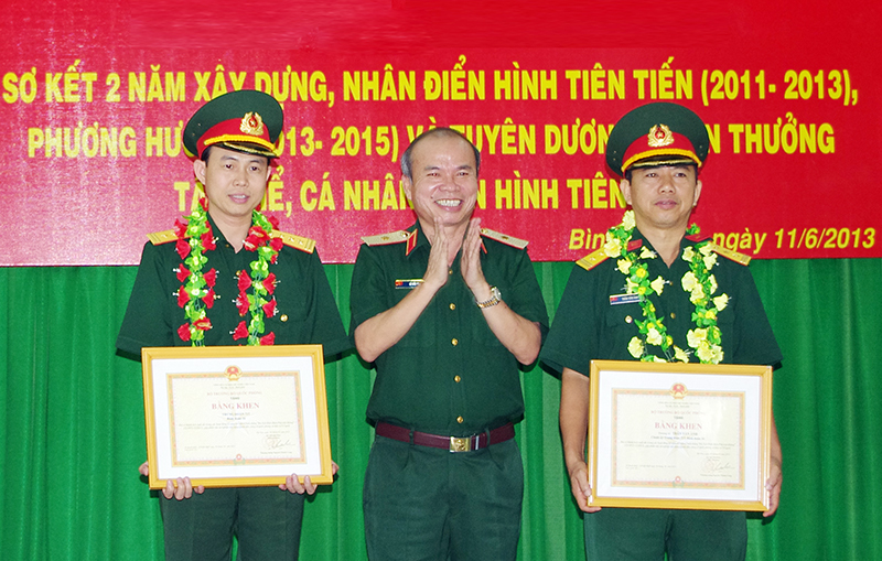 Giai đoạn 2013-2015: Binh đo&agrave;n 16 phấn đấu c&oacute; 35 tập thể, 275 c&aacute; nh&acirc;n điển h&igrave;nh