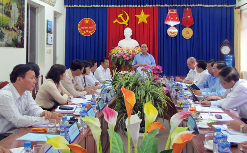 Đo&agrave;n kiểm tra của Bộ Ch&iacute;nh trị l&agrave;m việc với Đảng ủy Cục thuế tỉnh