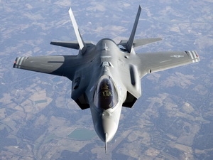 Mỹ trình làng máy bay tàng hình F-35 vào cuối năm