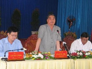 Thường trực Ban B&iacute; thư thăm, l&agrave;m việc tại Long An