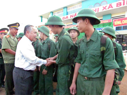 B&igrave;nh Long, Phước Long, Đồng Ph&uacute; giao qu&acirc;n năm 2013