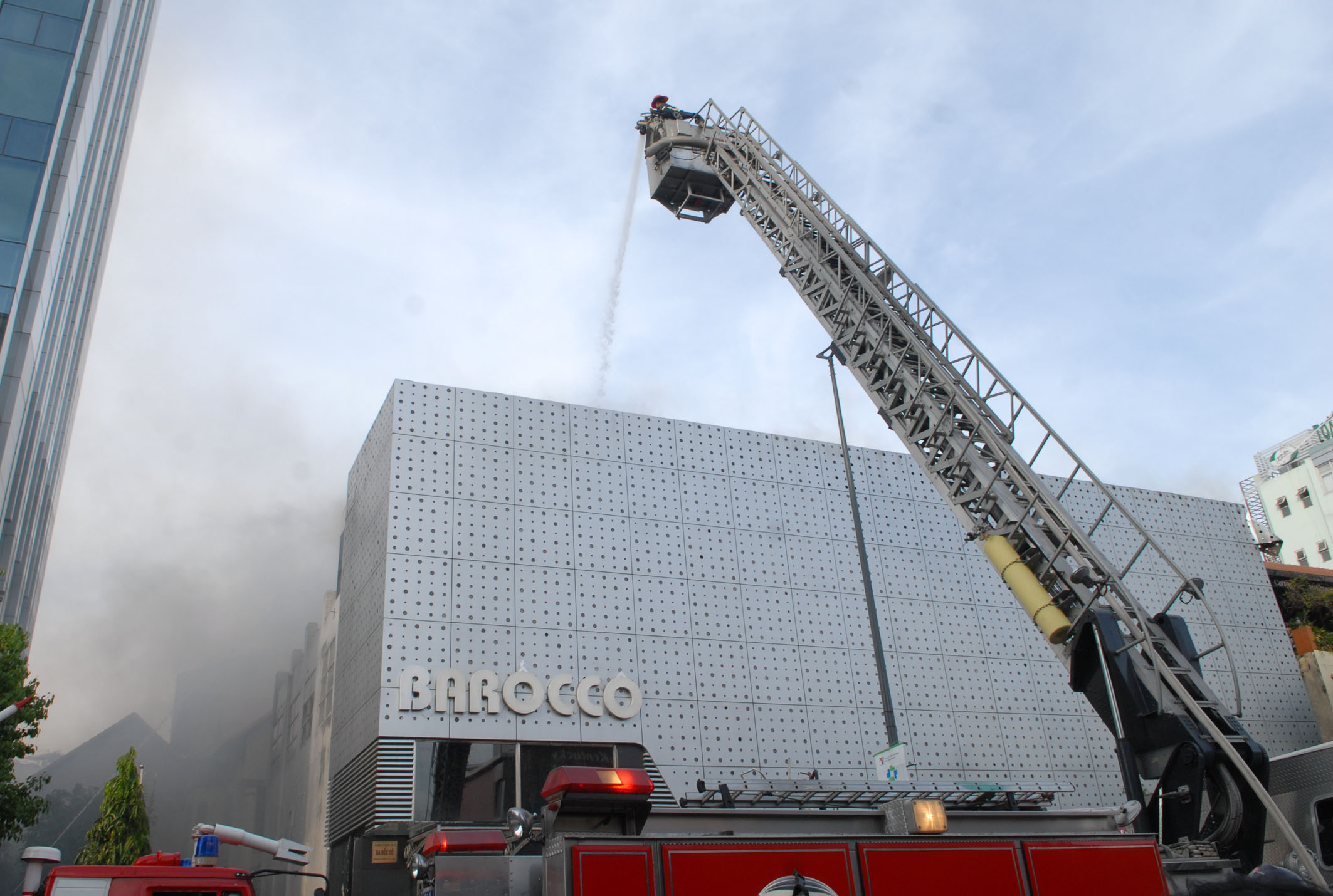 Cháy lớn tại quán bar Barocco