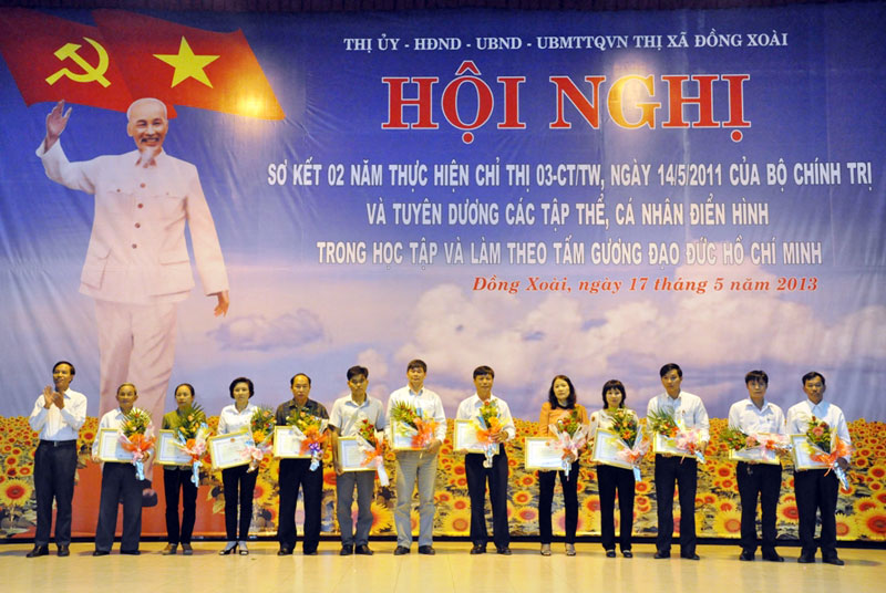 Đồng Xo&agrave;i tuy&ecirc;n dương 29 tập thể, 76 c&aacute; nh&acirc;n điển h&igrave;nh theo gương B&aacute;c