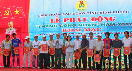 Ch&agrave;o mừng Đại hội c&ocirc;ng đo&agrave;n tỉnh B&igrave;nh Phước lần thứ IX (nhiệm kỳ 2013-2018)