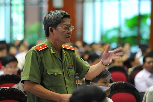 L&atilde;ng ph&iacute; kh&ocirc;ng k&eacute;m g&igrave;... tham nhũng