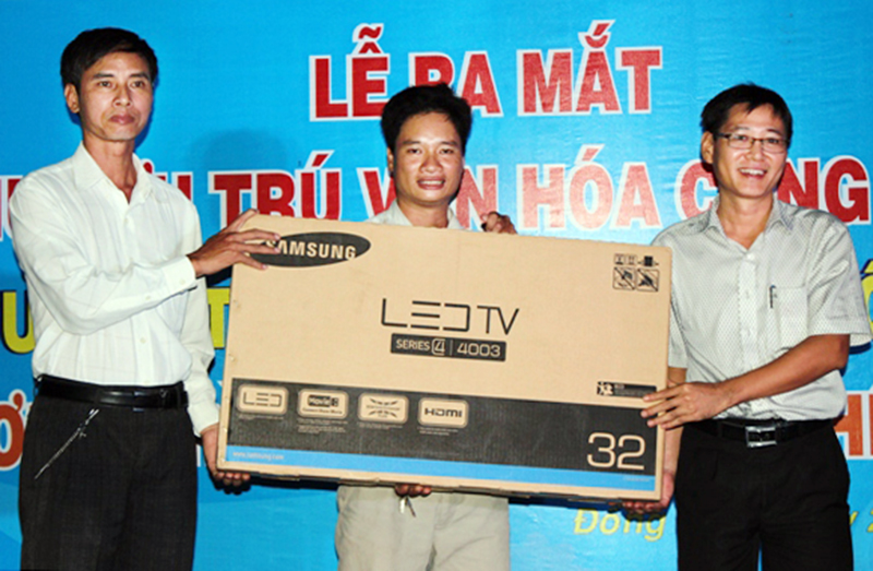 300 thanh niên công nhân tham gia tuyên truyền phòng chống hiv/aids