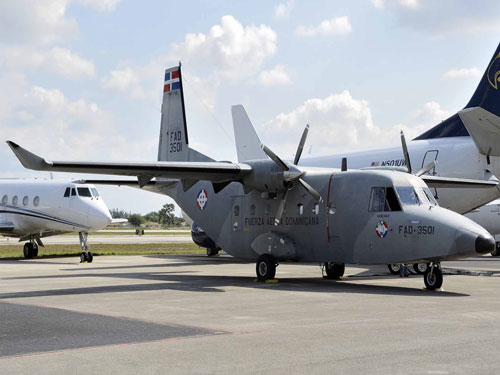 Cảnh s&aacute;t biển tiếp nhận m&aacute;y bay tuần th&aacute;m Casa thứ ba