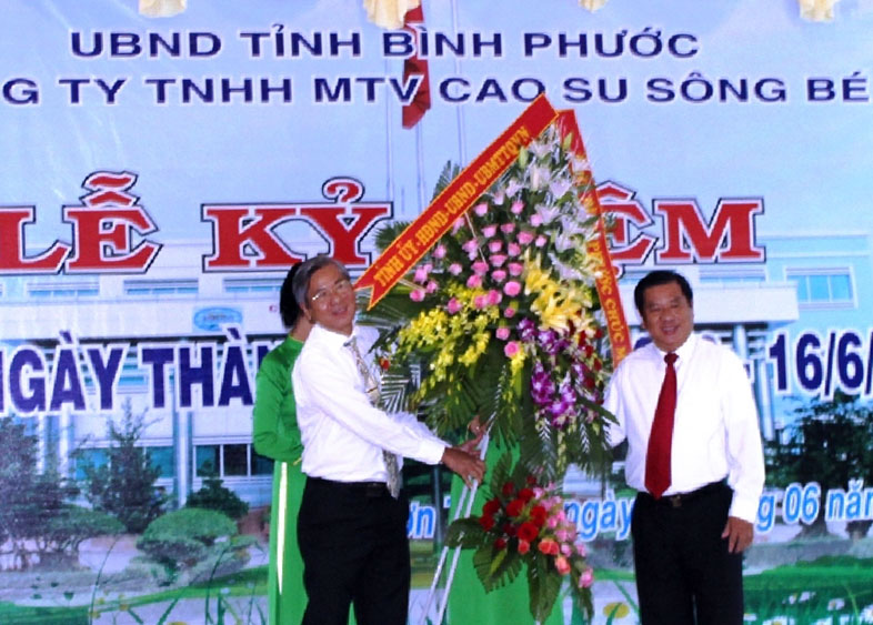 C&ocirc;ng ty cao su S&ocirc;ng B&eacute; kỷ niệm 30 năm th&agrave;nh lập