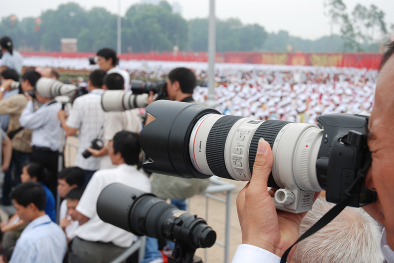 Internet - nghiệp b&aacute;o - danh dự