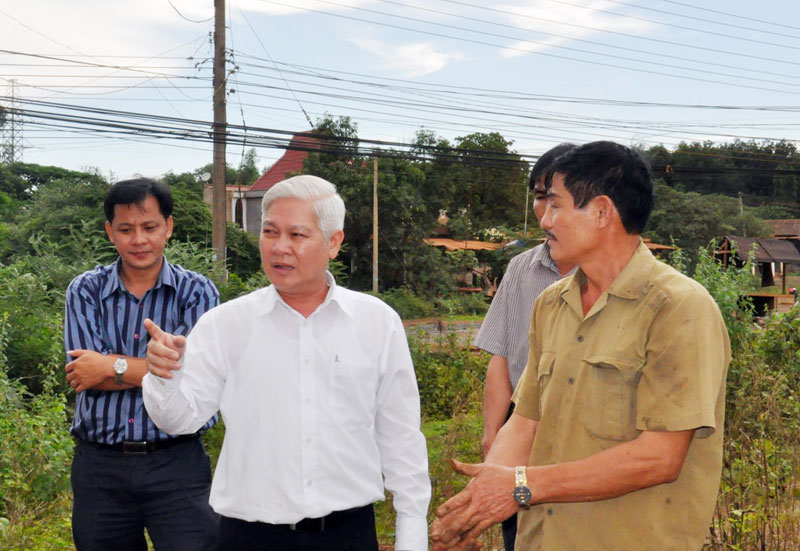 Trong th&aacute;ng 8-2013 phải giải ph&oacute;ng xong mặt bằng tr&ecirc;n c&aacute;c tuyến quốc lộ